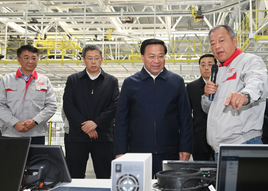 韩俊强调:掌控关键核心技术做强做大民族品牌建设世界一流企业 为安徽打造具有国际竞争力的新能源汽车产业集群作出更大贡献